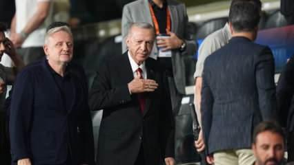 Başkan Erdoğan, Başakşehirli oyuncuları tebrik etti