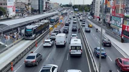 Küçükçekmece'de İBB'nin yol çalışması trafik çilesine döndü