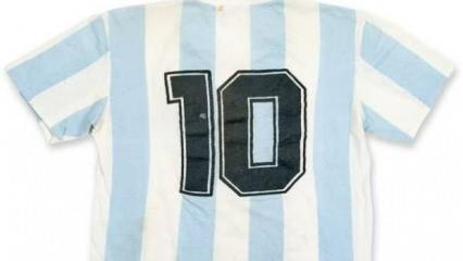 Maradona'nın efsane forması için yüksekten uçtular