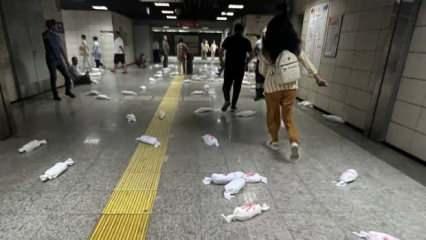 Marmaray'da anlamlı Gazze protestosu! Yere bebek kefenleri bırakıldı