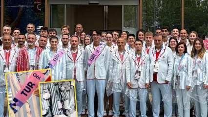 Türkiye'nin olimpiyat kıyafeti beğenilmedi:'Onlara milli kıyafet bize pijama giydirmişler'