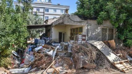 Antalya'da 2 evden tam 12 kamyon çöp çıkartıldı!