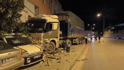 Bursa'da freni boşalan tır dehşet saçtı