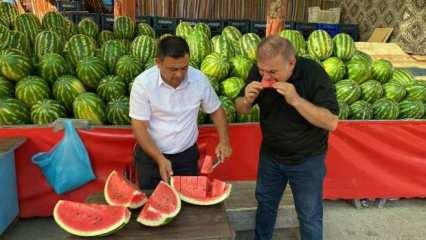 Verimi yüksek çıkınca 17 ton karpuzu bedavaya dağıttı! 45 dakikada bitti