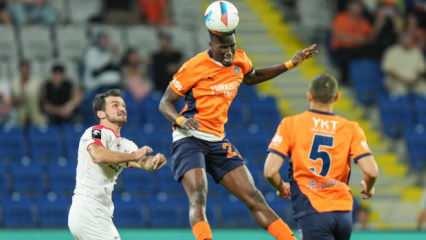 Başakşehir fişi ikinci yarıda &ccedil;ekti! Konferans Ligi'nde play-off turuna y&uuml;kseldi