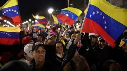 Venezuela'da iktidar da muhalefet de sokağa indi