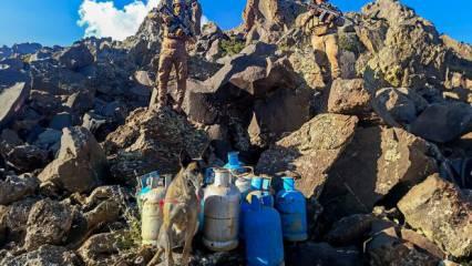 Ağrı'da PKK'lı teröristlere ait yaşam malzemeleri ele geçirildi