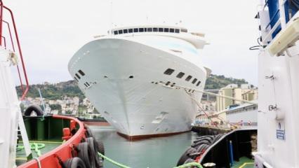 "Astoria Grande" kruvaziyeri Trabzon Limanı'na geldi