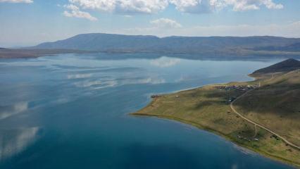 Kuşlar bile burada serinliyor! Balık Gölü’nden eşsiz manzaralar
