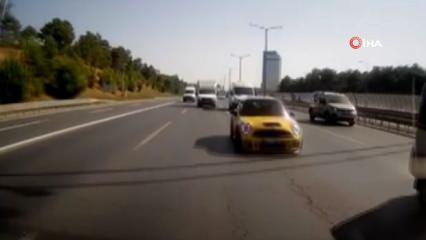 Makas terörü kamerada! Trafik magandası kıskıvrak yakalandı