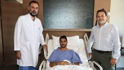 Necip Uysal ameliyat oldu! Aylarca forma giyemeyecek