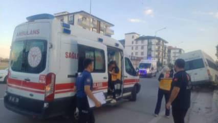 Aksaray'da tarım işçilerinin taşındığı minibüs ile otomobil çarpıştı: 7 yaralı