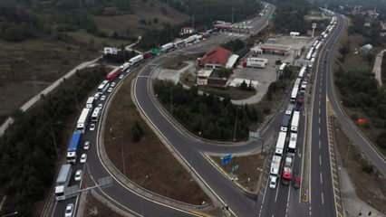D-100 kara yolu Bolu Dağı geçişinde araç yoğunluğu: Uzun kuyruklar oluştu 