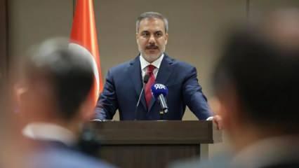 Dışişleri Bakanı Fidan, Üsküp'te siyaset dünyasından temsilcilerle bir araya geldi