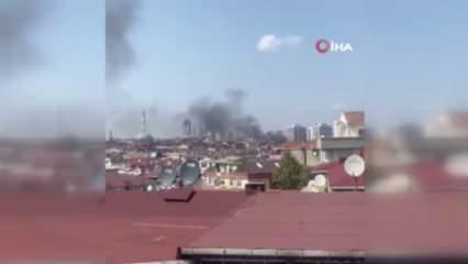 Gaziosmanpaşa'da 3 katlı binada yangın paniği! Mahalleli sokağa döküldü