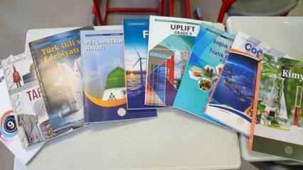 Öğrencilere ücretsiz dağıtılacak ders kitapları sıralardaki yerini aldı
