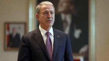 Hulusi Akar'dan kendisini hedef alanlara ders gibi cevap