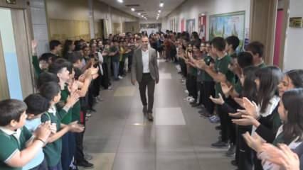 Kanseri yenen Seydi öğretmen, öğrencilerine döndü 