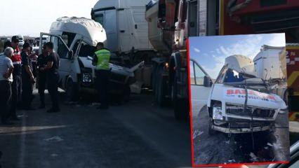 Adana'da tırla servis minibüsü çarpıştı: 4 ölü 6 yaralı