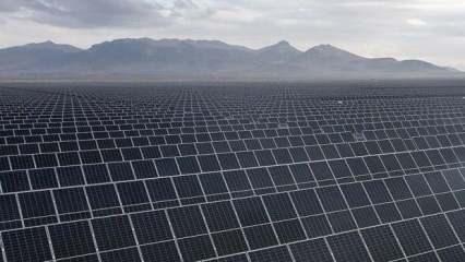 D&uuml;nyada bu yıl g&uuml;neş enerjisi kurulumlarında rekor b&uuml;y&uuml;me bekleniyor