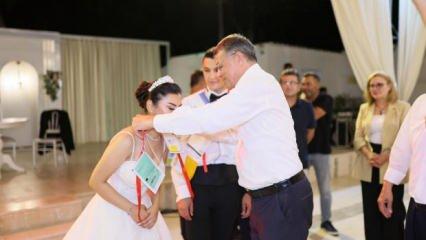 Gelin ve damada beşi bir yerde yerine ilginç takı!