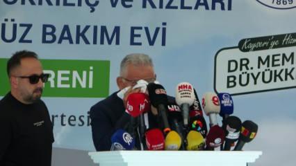 Kayseri Belediye Başkanı Büyükkılıç'ın duygusal anları: Gözyaşlarını tutamadı