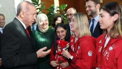 Milli sporcu, Cumhurbaşkanı Erdoğan'ı evine davet etti