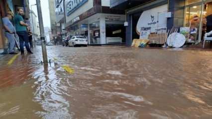 Trabzon'da hayat durdu! Tahliyeler başladı...Kayıp var