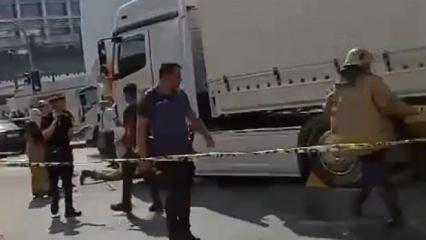 Bahçelievler'de yolun karşısına geçmeye çalışırken TIR'ın altında kaldı