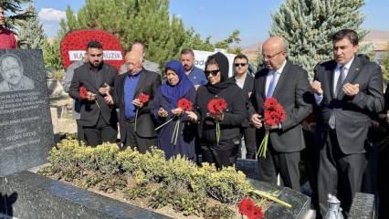 'Bozkırın Tezenesi' ölümünün 12. yılında mezarı başında anıldı