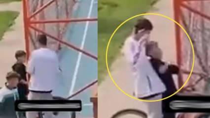 Çocuk parkında eli bıçaklı çocukların yaptıkları herkesi şoke etti!