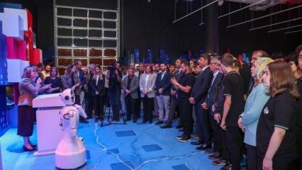 Gaziantep Büyükşehir'den bir ilk! Yapay Zeka ve Dijital Yaşam  temalı sergi alanı açıldı!