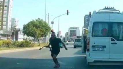 Minibüs şoföründen trafikte araç sürücüsüne halatlı saldırı
