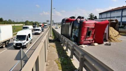 Arı sokması kazaya neden oldu: Tır 50 metre sürüklendi