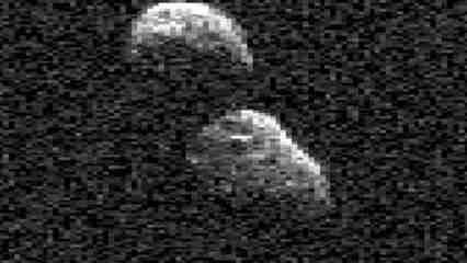 Kardan adam şeklindeki asteroid Dünya'nın yakınından geçti!
