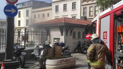 Beyoğlu Belediyesi'nde trafo patladı, bina boşaltıldı