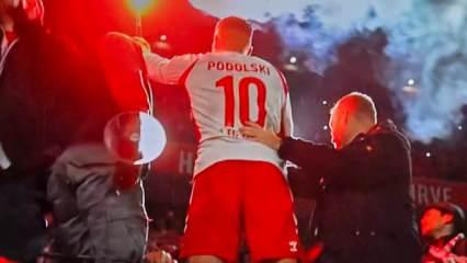 Lukas Podolski gözyaşlarıyla veda etti