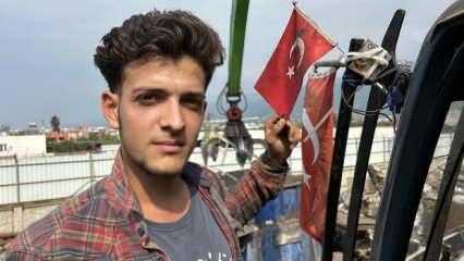 Türk bayrağını hurda yığını içerisinde görmeye gönlü razı gelmedi