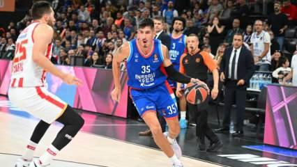 Anadolu Efes, EuroLeague'de 2 sayıyla kazandı