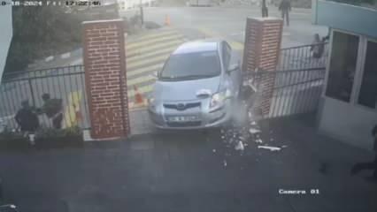 Aynı okulda ikinci kaza! El freni çekilmeyen otomobil bahçe kapısından girdi