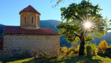 İmera Manastırı 674 yıldır sonbahar güzelliklerini yansıtıyor