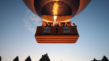 Kapadokya’da balonlar rekora uçtu! Binlerce turist bölgeyi gökyüzünden izledi