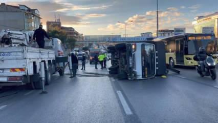 Pendik D-100'de kamyonet devrildi; trafik durma noktasına geldi