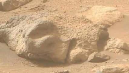 Şaşkına döndüler: Mars'ta bulundu! İnsan yüzüne benziyor...