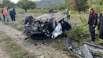Tarlaya uçan otomobildeki kadın öldü, eşi ile 7 aylık oğlu yaralandı