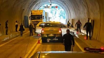 Tünelin içinde korkutan kaza! Biri bebek 3 kişi yaralandı