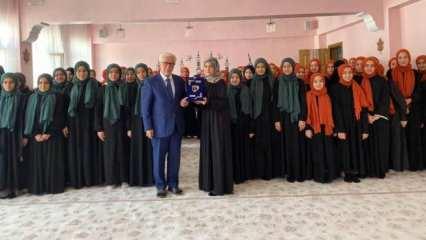 17 yaşındaki genç kız 3,5 ayda hafız oldu