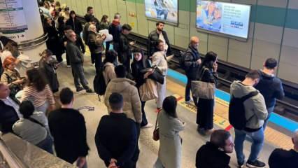İstanbul’da metro çilesi! Seferler aksadı, vatandaş dakikalarca bekledi