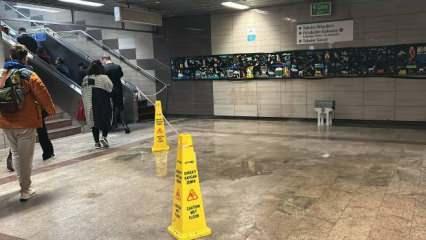Taksim'de su borusu patladı: Metroyu su bastı