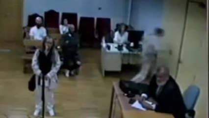 İspanya'da mahkemede akılalmaz olay! Sanık hiçbir şey söylemeden duvara kafa attı